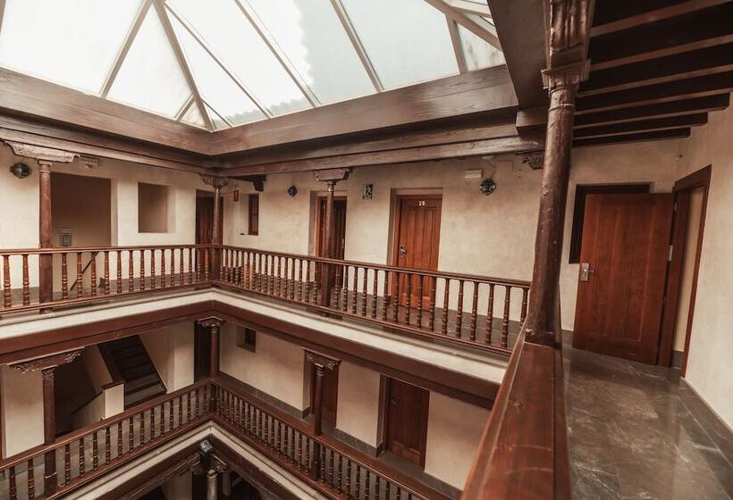 هاستل Mercader De Sedas