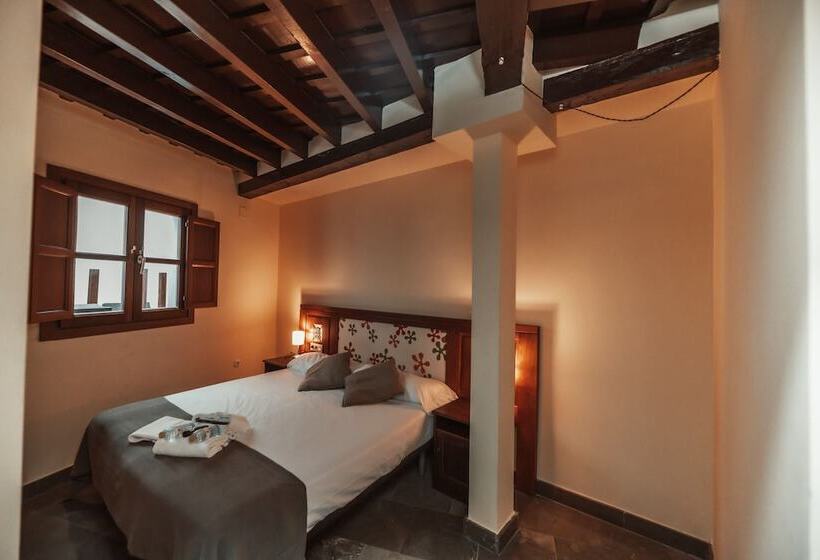 هاستل Mercader De Sedas