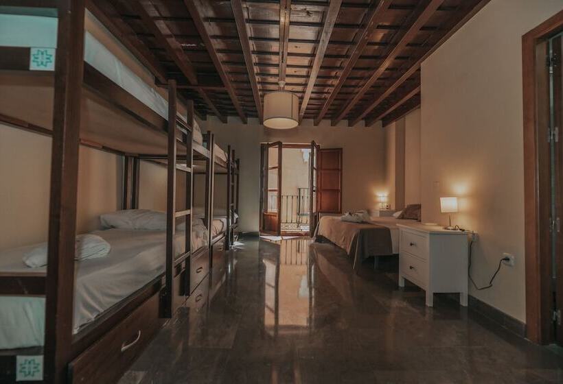 هاستل Mercader De Sedas