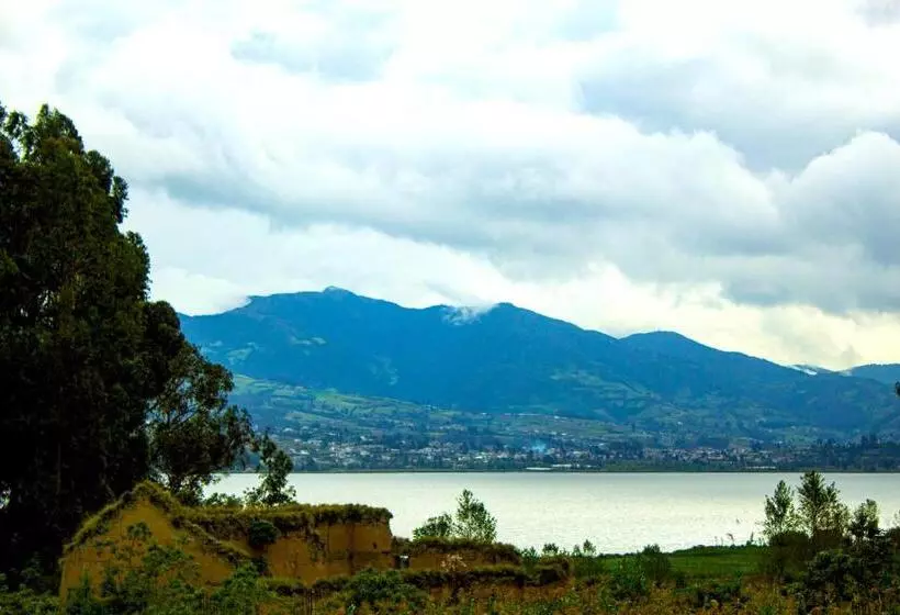 تختخواب و صبحانه Casa De Luis