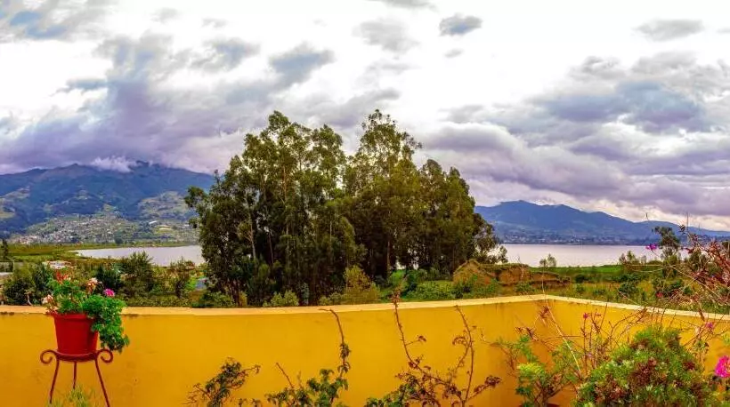 تختخواب و صبحانه Casa De Luis