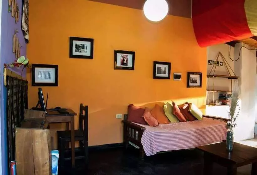 Casa Del Pueblo Hostel