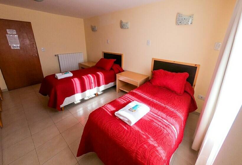 Hostel Pioneros Del Valle