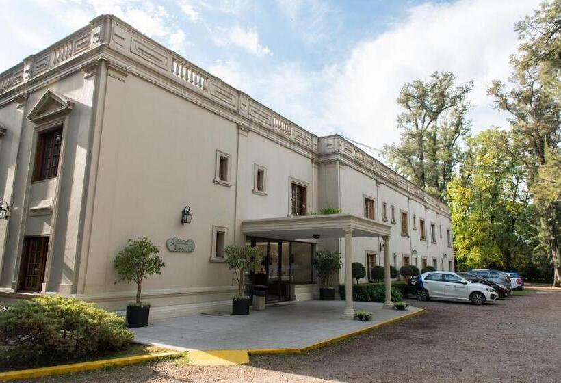 בית מלון כפרי Howard Johnson Resort & Spa Escobar