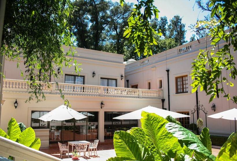 בית מלון כפרי Howard Johnson Resort & Spa Escobar