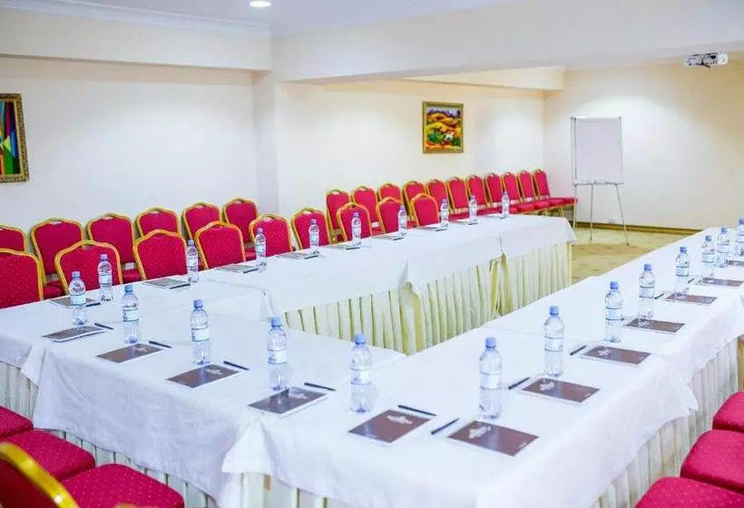 هتل Shymkent Grand