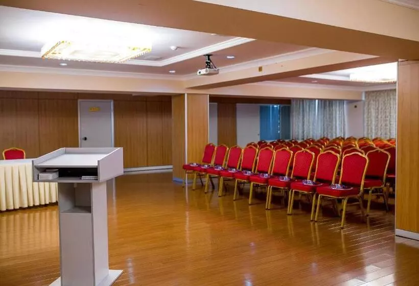 هتل Shymkent Grand