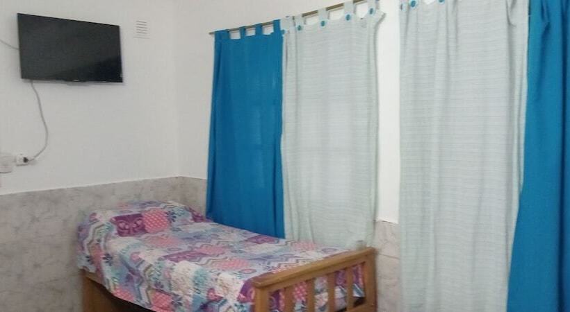 هاستل Hospedaje La Rana