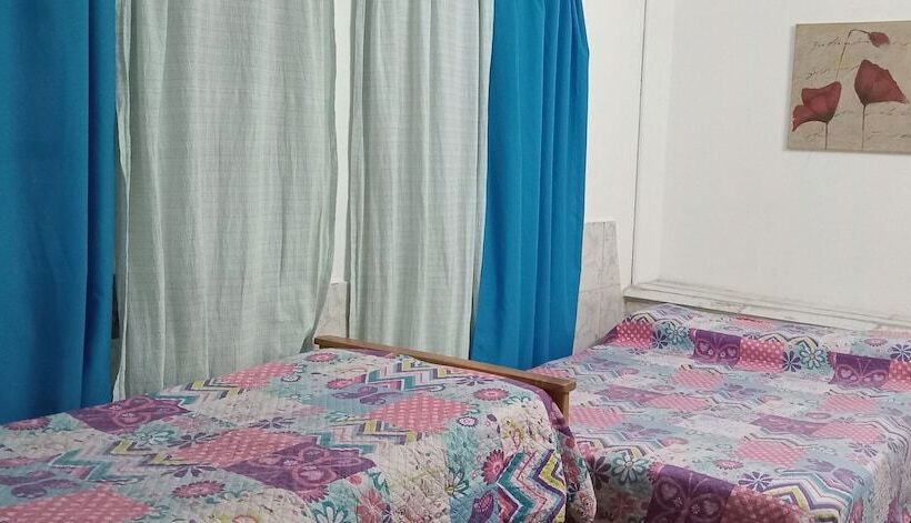 هاستل Hospedaje La Rana