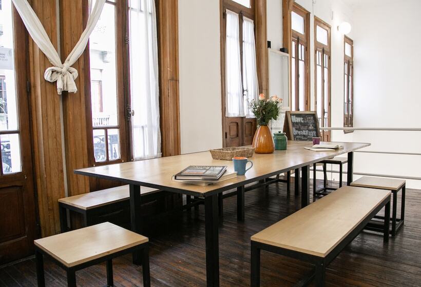 Bill & Bill San Telmo Hostel