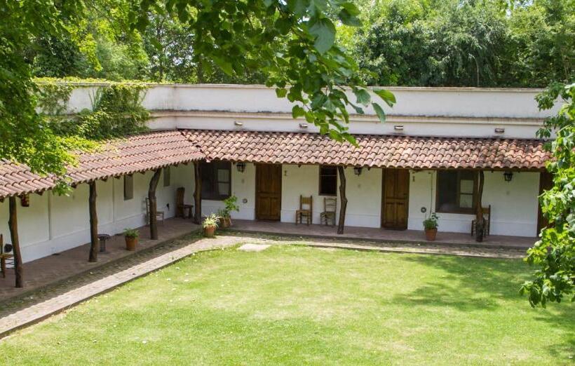 בית מלון כפרי Estancia La Cinacina