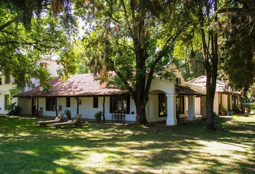 בית מלון כפרי Estancia La Cinacina