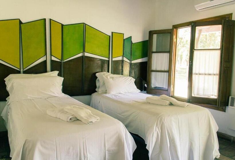 בית מלון כפרי Estancia La Cinacina