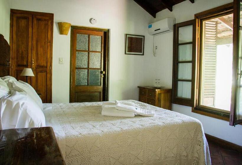 בית מלון כפרי Estancia La Cinacina