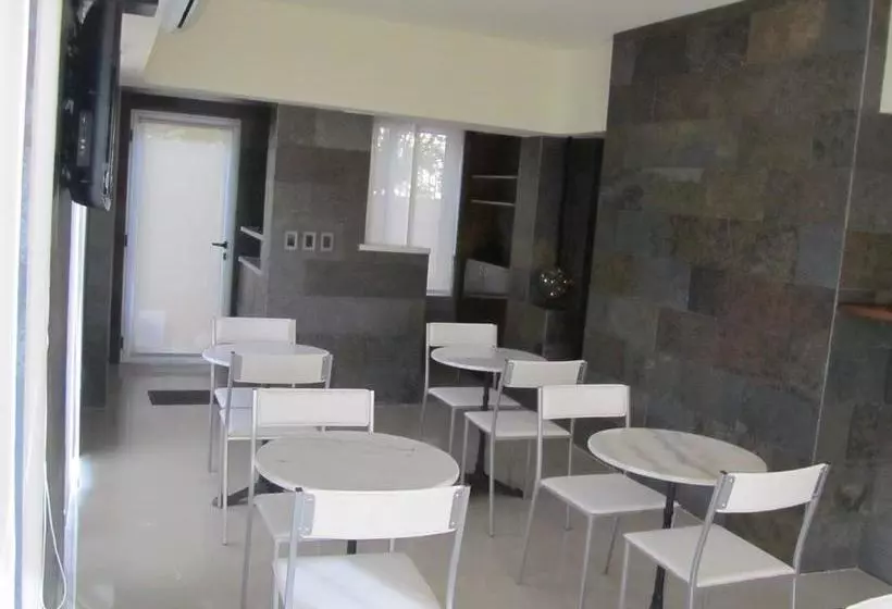 ホテル Eze Inn Boutique