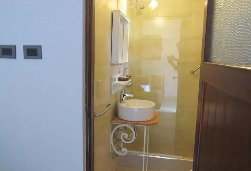 ホテル Eze Inn Boutique