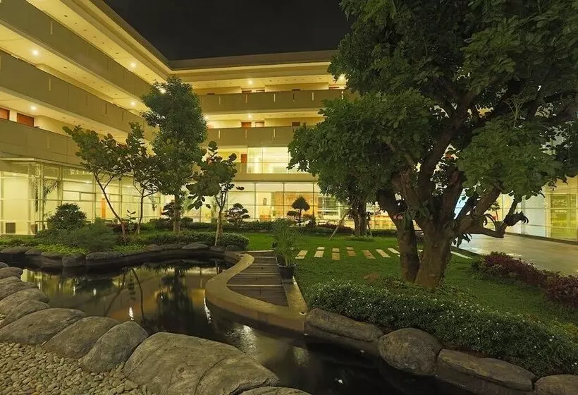 Szálloda Treepark Karawang