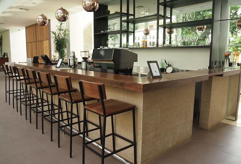 Hotel Treepark Karawang