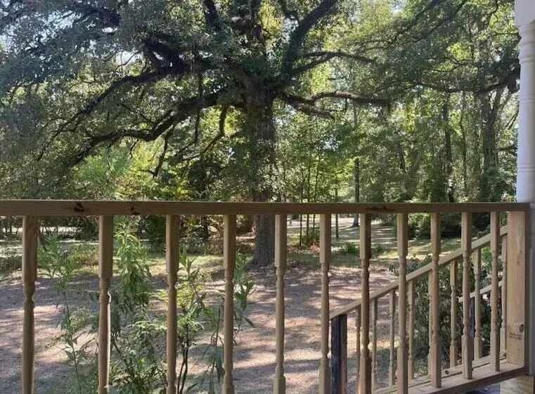 Adelines Bed And Breakfast