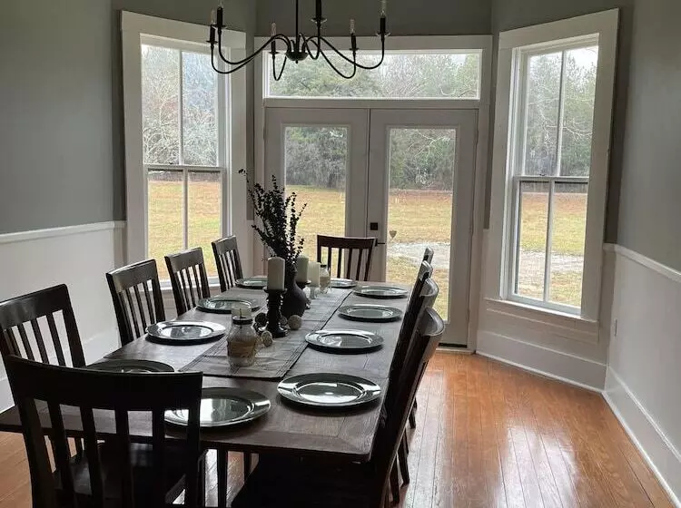 Adelines Bed And Breakfast