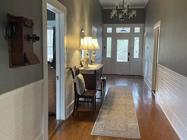 Adelines Bed And Breakfast