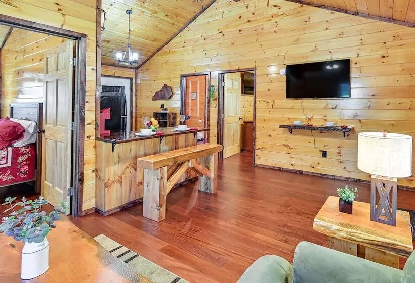 Private Hot Tub: Dog Friendly Red River Gorge Home