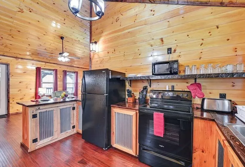 Private Hot Tub: Dog Friendly Red River Gorge Home