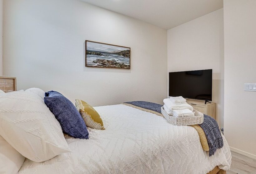 Chic Waddell Home W/ Private Pool & Game Room!