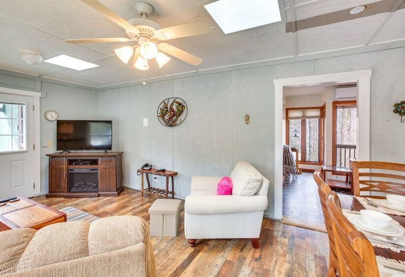 Dog Friendly Newland Cabin W/ Deck + Lake Access!