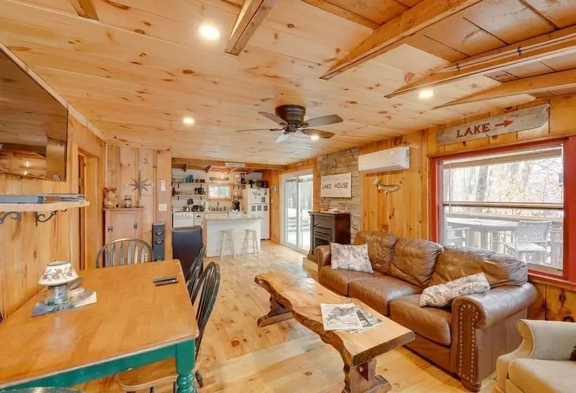 Lovely Maine Cabin W/ Deck, Gas Grill & Fire Pit!