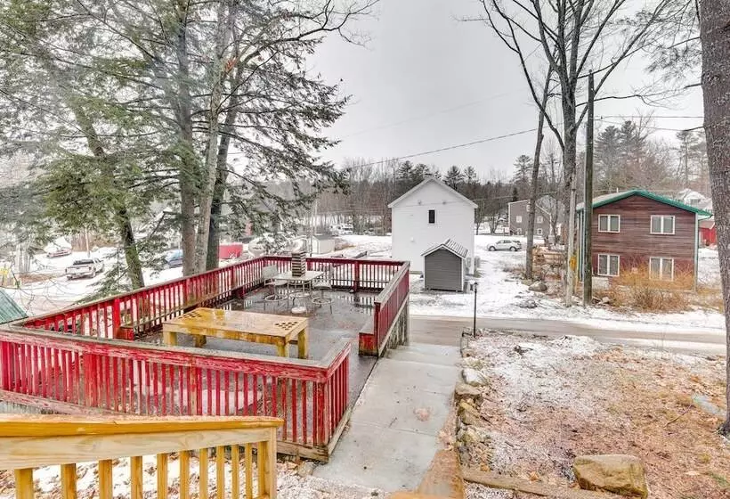 Lovely Maine Cabin W/ Deck, Gas Grill & Fire Pit!
