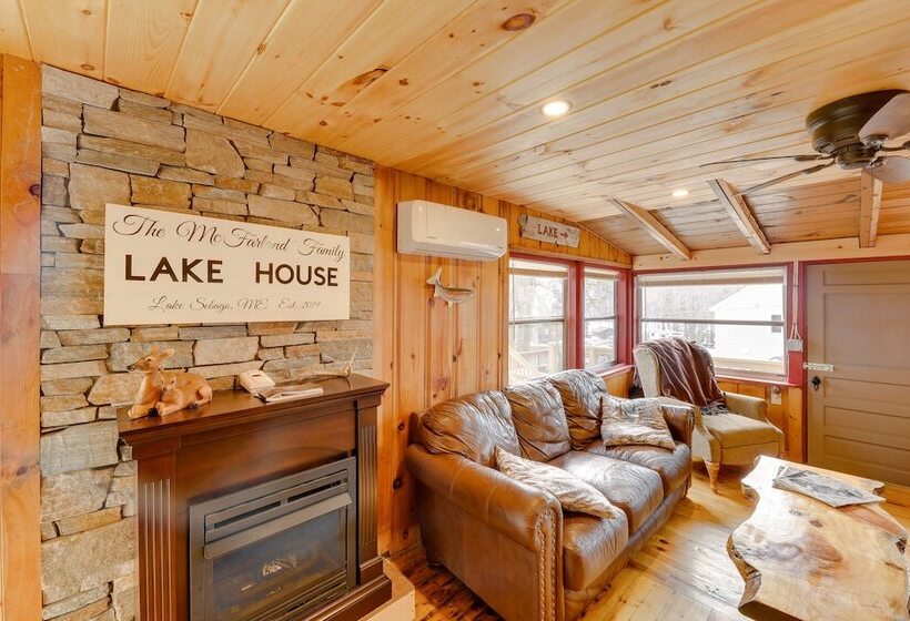 Lovely Maine Cabin W/ Deck, Gas Grill & Fire Pit!