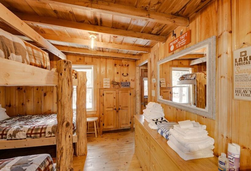 Lovely Maine Cabin W/ Deck, Gas Grill & Fire Pit!