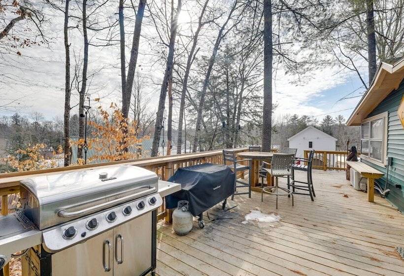Lovely Maine Cabin W/ Deck, Gas Grill & Fire Pit!