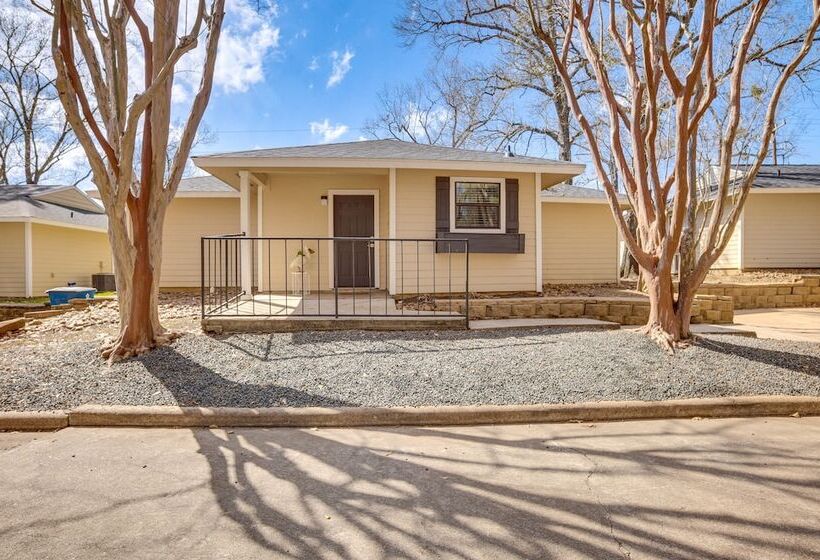 Quaint Montgomery Home < Half Mi To Lake Conroe!