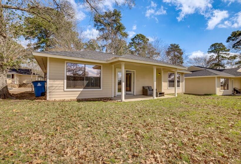 Quaint Montgomery Home < Half Mi To Lake Conroe!