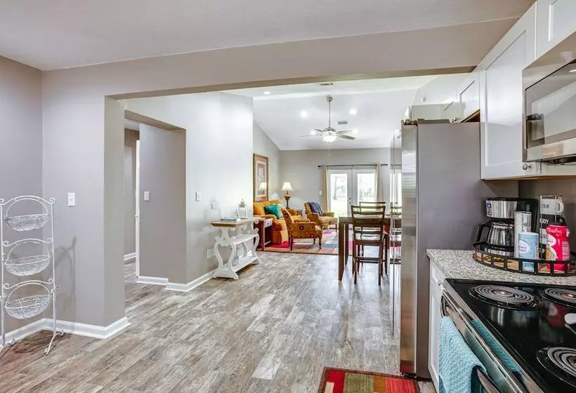 Quaint Montgomery Home < Half Mi To Lake Conroe!
