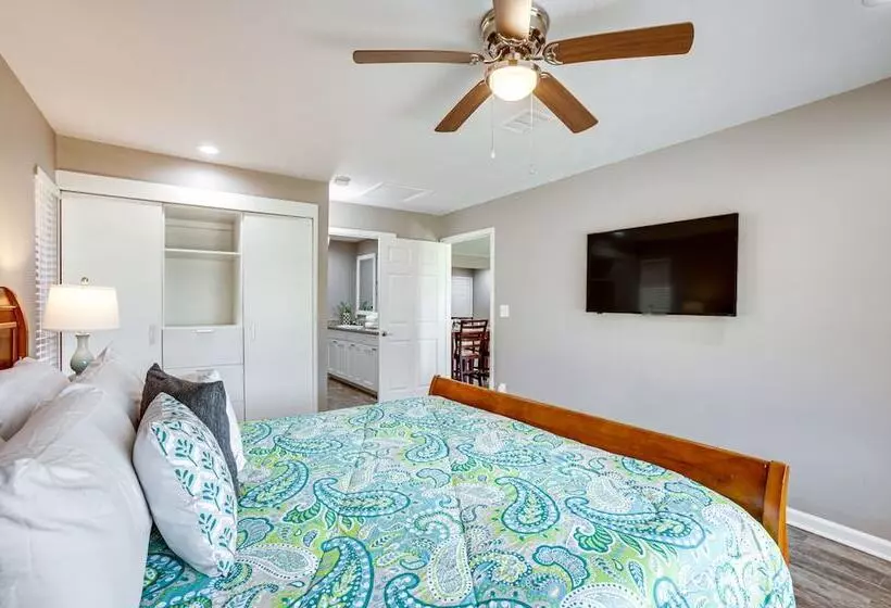 Quaint Montgomery Home < Half Mi To Lake Conroe!
