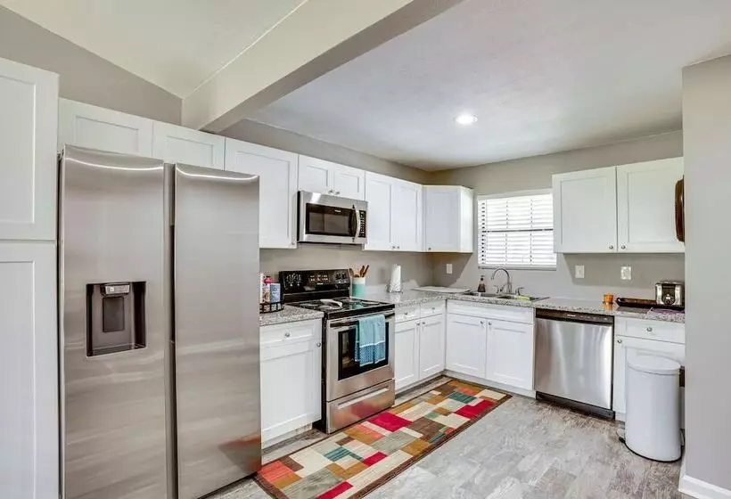 Quaint Montgomery Home < Half Mi To Lake Conroe!