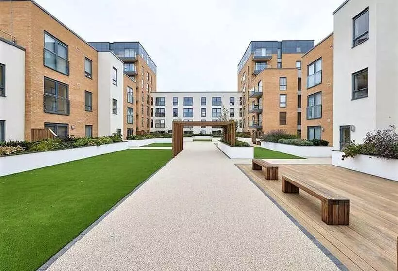 レジデンス Remarkable 3 Bed House In Reading