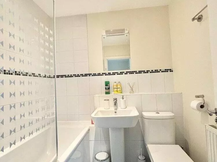 レジデンス Remarkable 3 Bed House In Reading