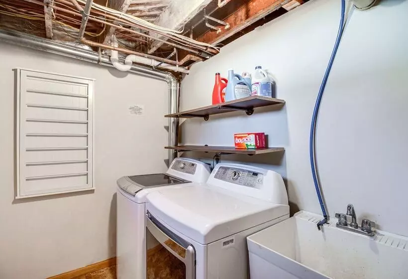 Spacious Detroit Lakes Home: Walk To Downtown!