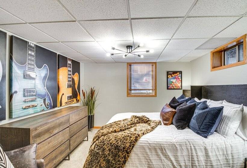 Spacious Detroit Lakes Home: Walk To Downtown!