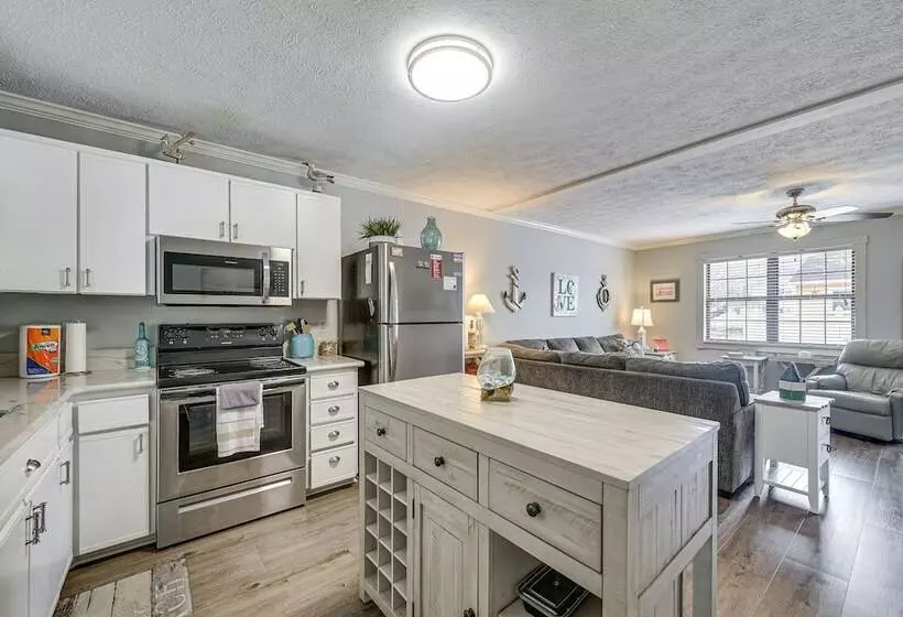 Sunny North Myrtle Beach Home: Walk To Ocean!