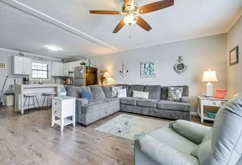 Sunny North Myrtle Beach Home: Walk To Ocean!