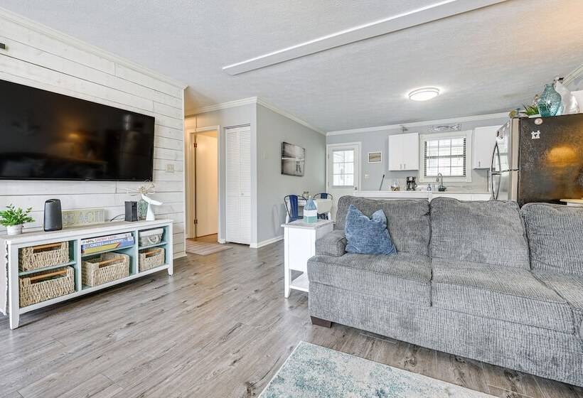 Sunny North Myrtle Beach Home: Walk To Ocean!