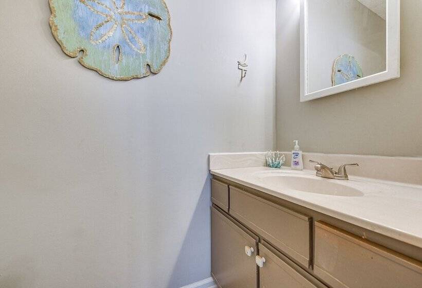 Sunny North Myrtle Beach Home: Walk To Ocean!