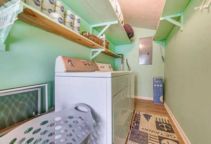 Sunny North Myrtle Beach Home: Walk To Ocean!
