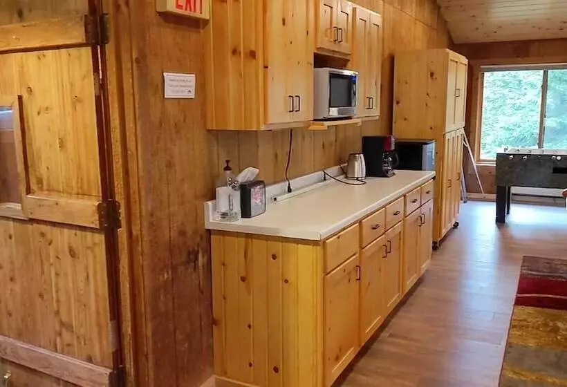 ユースホステル Rustic Woodland Lodge