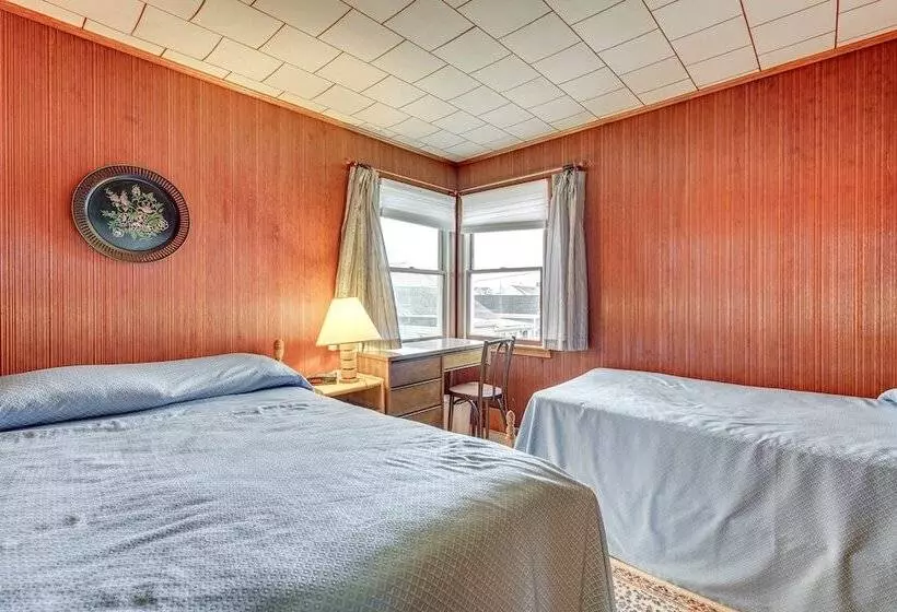 Beachfront Lavallette Home   2 Mi To Casino Pier!